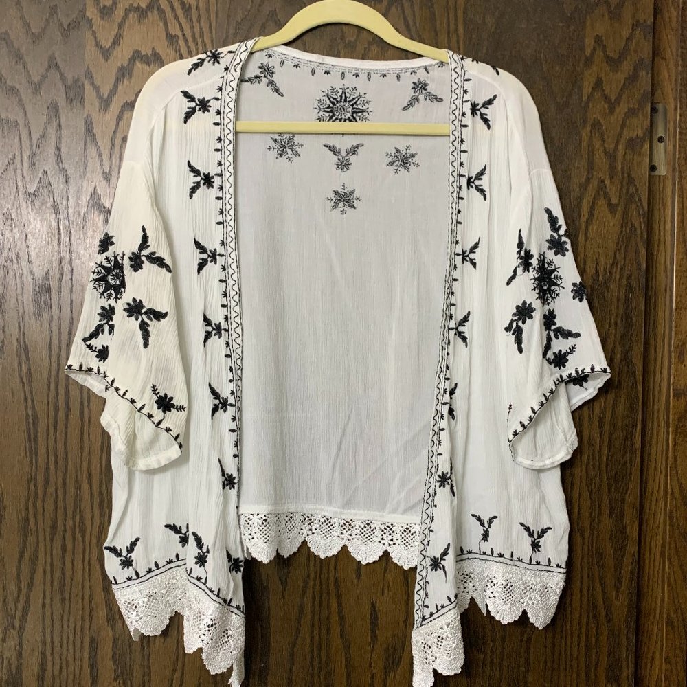 SHEIN White Embroidered Floral Kimono